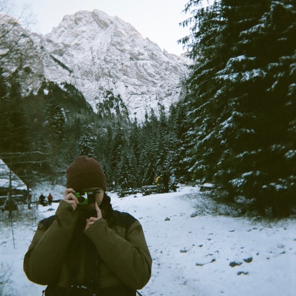 Meet your Posher, Kasey - Picture 1 of 1